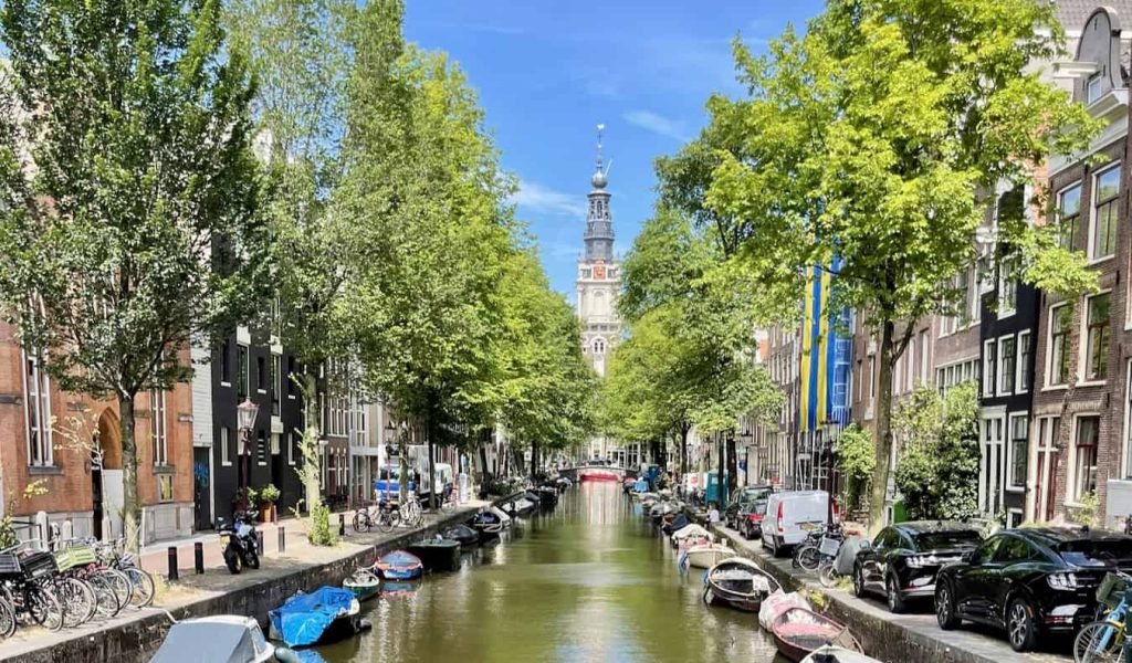 What Playing Poker in Amsterdam Taught Me About Making Friends
